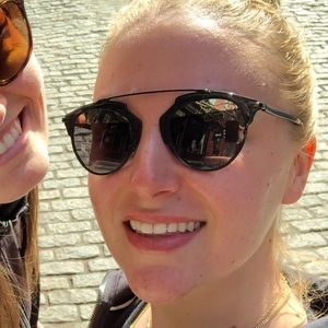 Meet your Posher, Leah